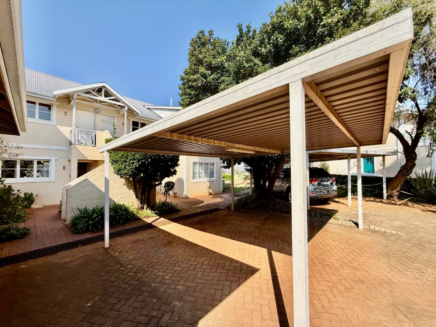 2 Bedroom Property for Sale in Caribbean Beach Club North West